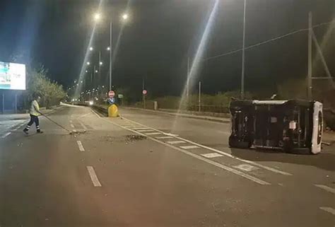 Salerno Scontro Violento Tra Due Auto In Via Salvador Allende ZON