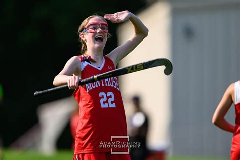 A Middle School Perspective On Varsity Field Hockey The Looking Glass