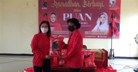 Vita Bagikan 2 000 Paket Beras Puan Maharani