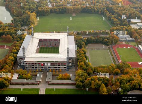 2 Rhein Energie Stadion Nordrhein Westfalen Fotos Und Bildmaterial In