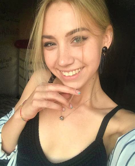 This Smile Is For You [18f] R Selfie