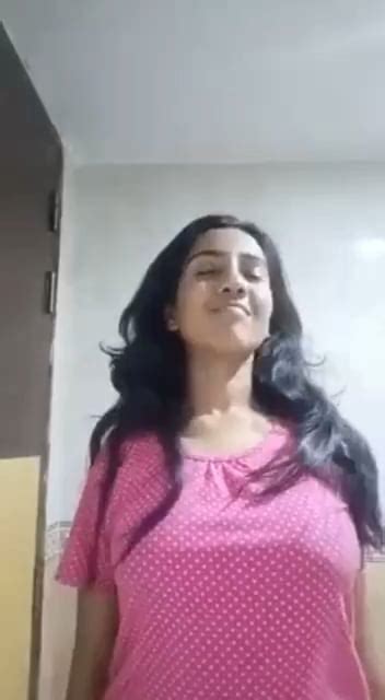 Meri Hot Sexy Bandi Nangi Hokar Nahati Waqt Naachti Hui Aur Striptease