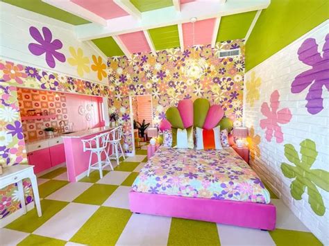 12 Funky Retro Room Ideas Thatll Transport You Back In Time Hunker