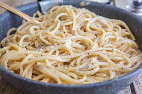 Authentic Cacio E Pepe Recipe An Italian In My Kitchen