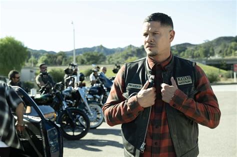 New Mayans Mc Season Episode Photos Cast Plot