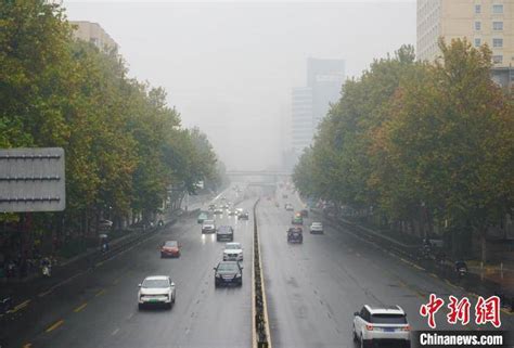 河南郑州遭遇大雾天气 搜狐大视野 搜狐新闻