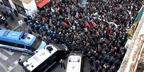 Carabiniere Al Corteo Pro Palestina Mattarella Non Il Mio