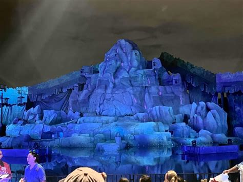 Fantasmic Returns To Disneys Hollywood Studios With New Scenes