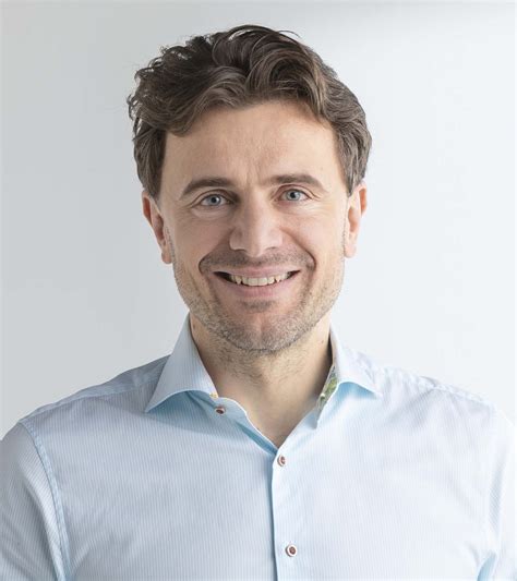 Dr. Ovidiu Moldovan - Dr. Moldovan | Ganzheitliche Zahnmedizin bei