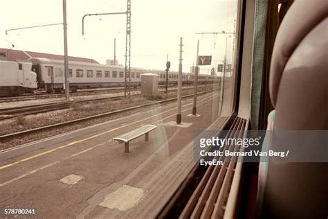 Train Station Windows Photos Et Images De Collection Getty Images