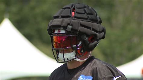 Why Are Nfl Players Wearing Padding On Helmets At Training Camp