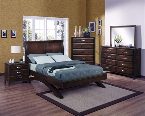 Crown Mark B4390 Lila Modern Champagne Faux Finish Queen Size Bedroom