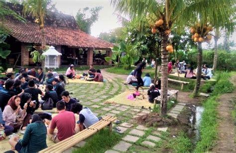 Asyiknya Nongkrong Di Warung Kopi Klotok Sleman Turisian