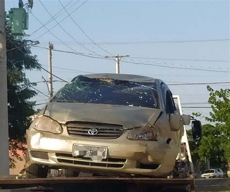 Motorista Sai Da Pista E Capota No Caver