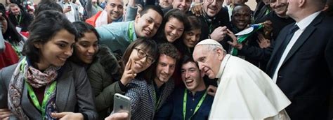 El papa Francisco pide a los jóvenes que no se dejen robar la sensibilidad