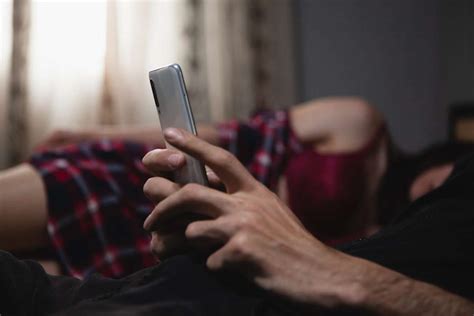 Signs Of Porn Addiction Symptoms Effects And How To Get Help