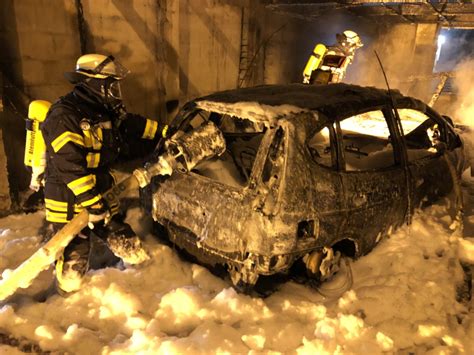 Garagenbrand Feuerwehr Verhindert Ausbreitung Einsatzbericht