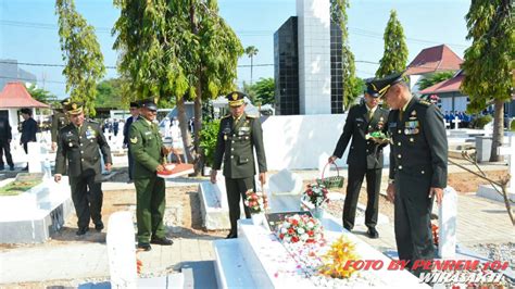 Danrem 161 Wira Sakti Pimpin Upacara Ziarah Nasional Hari Pahlawan