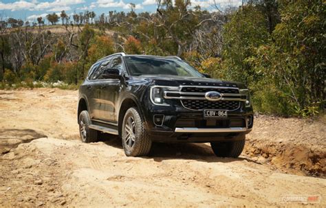 2023 Ford Everest Platinum V6 Front PerformanceDrive