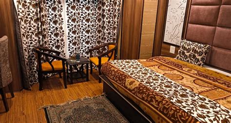 Hotel Zahgeer Continental Gulmarg Price, Reviews, Photos & Address