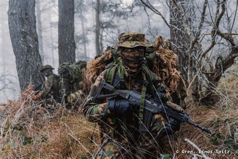 Swiss Armed Forces Bild Mit Schuss