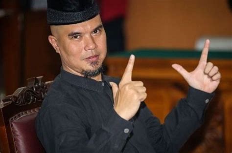 Random Tingkat Dewa Ahmad Dhani Diam Diam Bikin Grup Wa Khusus Artis