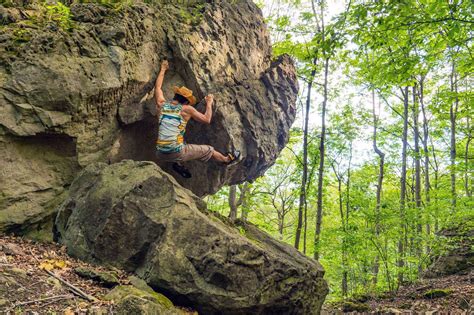 Near Niagara Falls A ‘secret Bouldering Spot Grows In Popularity