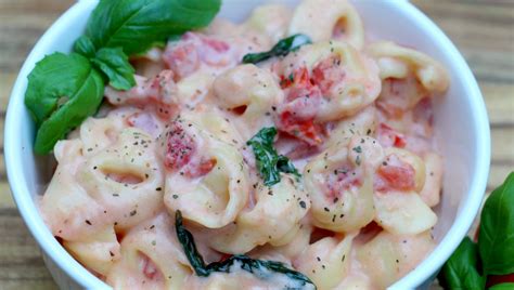 Creamy Tomato Basil Tortellini Miss Frugal Mommy