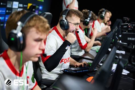 Cs Mouz Est Invicta Em Fases De Grupo Em Game Arena