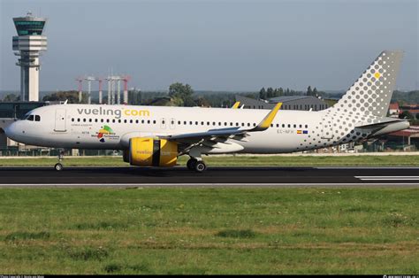 EC NFH Vueling Airbus A320 271N Photo By Nicola Von Moos ID 1499650