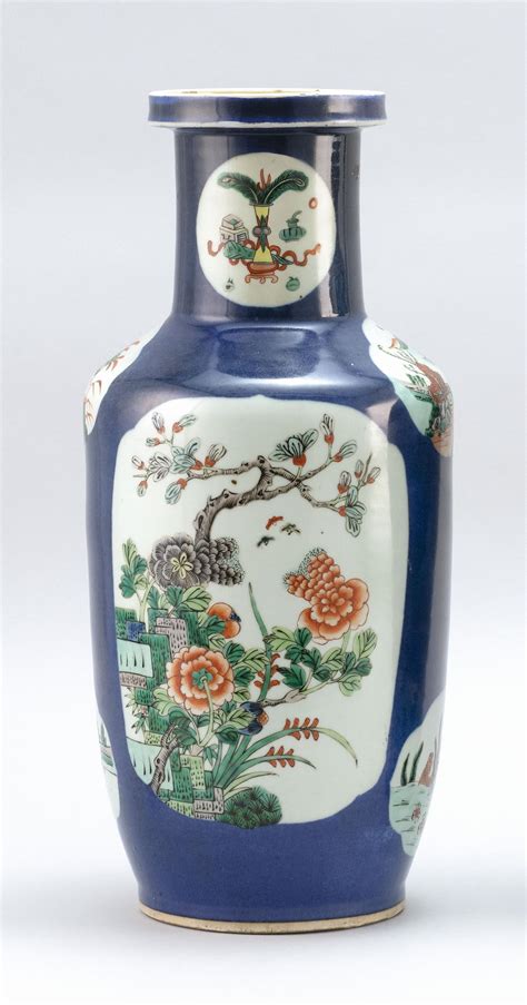 Lot CHINESE FAMILLE VERTE ON POWDER BLUE PORCELAIN VASE In Rouleau