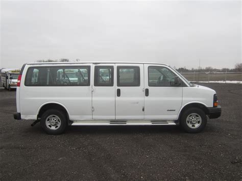 2005 Express Van Chevrolet 10 Passenger Van