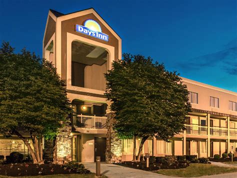 Days Inn by Wyndham Florence Cincinnati Area in Florence (KY) - Room ...