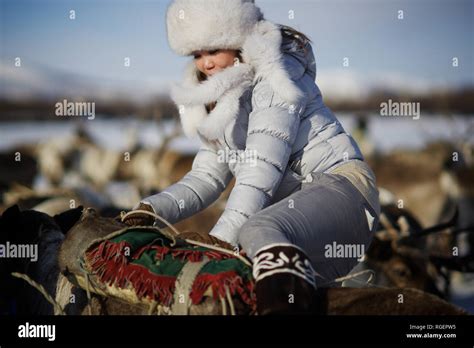 Siberia People Woman Yakutia Hi Res Stock Photography And Images Alamy