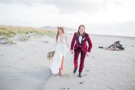 Pacific Northwest Beach Wedding At Sou Wester Lodge Claire Eliza