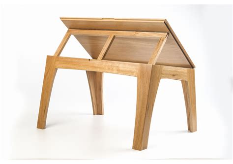 desk lectern spatial expressions