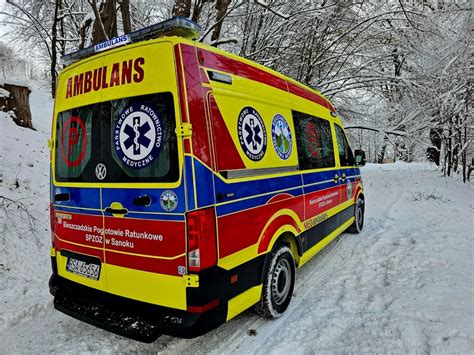 Nowy ambulans dla Bieszczadzkiego Pogotowia Ratunkowego Pojazd trafił