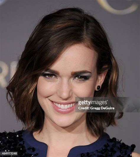 Elizabeth Henstridge Photos And Premium High Res Pictures Getty Images