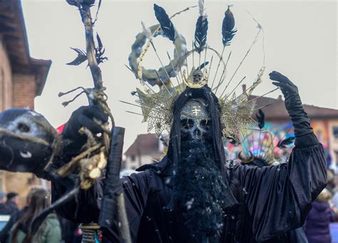 El milenario Carnaval de Vevcani el más tenebroso del mundo en fotos