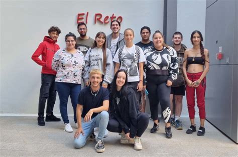 Orientación laboral para jóvenes desempleados y formación presencial