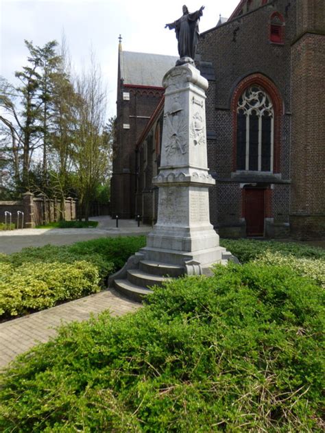 Sacré Coeur Monument aux morts Sint Huibrechts Lille Pelt BE