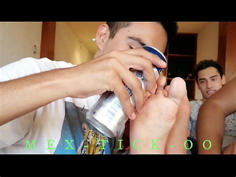 LAMIENDO PIES DE HETEROS XVIDEOS