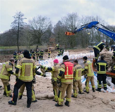 Hochwasser Warnungen Vor Teils Heftigem Regen Faeser Reist Nach