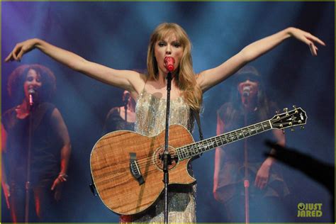 Photo: taylor swift perfornance in brazil 26 | Photo 2721902 | Just ...