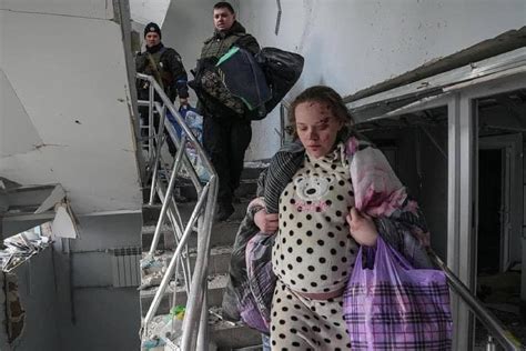Mariupol Hospital Bombing Victim Gives Birth as Russia Accuses Her of ...