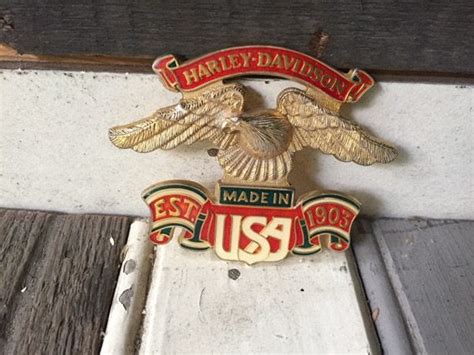 Harley Davidson Eagle metal emblem 1990 USA - Vintage Man Stuff