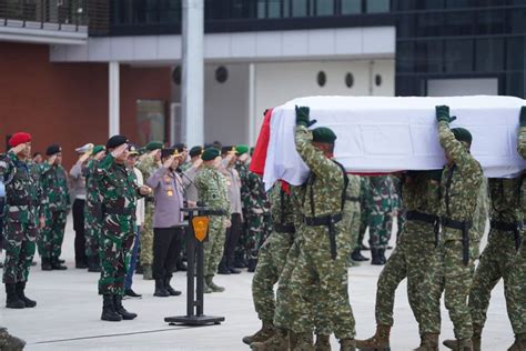 Foto BERITA FOTO Momen Panglima TNI Hingga KSAD Sambut Kedatangan