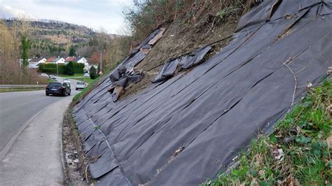 An Der Ortsdurchfahrt Wie Es Nach Dem Hangrutsch In Thanheim