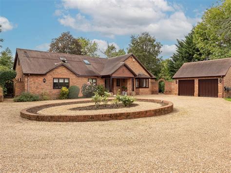 4 Bed Detached House For Sale In Holly Lane Harpenden Al5 £1 575 000