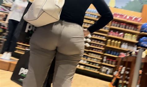 Monster Ass British Milf Pawg Shows Off Her Phat Ass Ass Forum